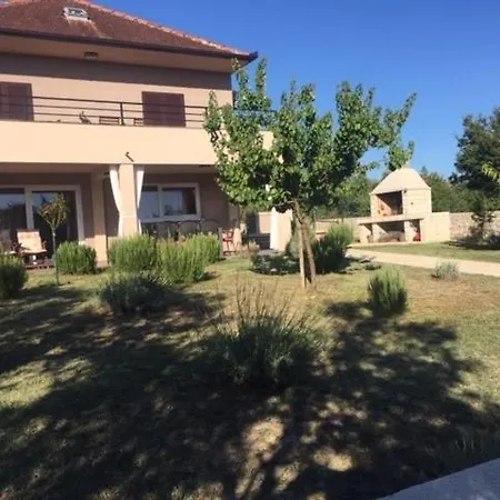 בית הארחה Nar Galovac (Zadar)
